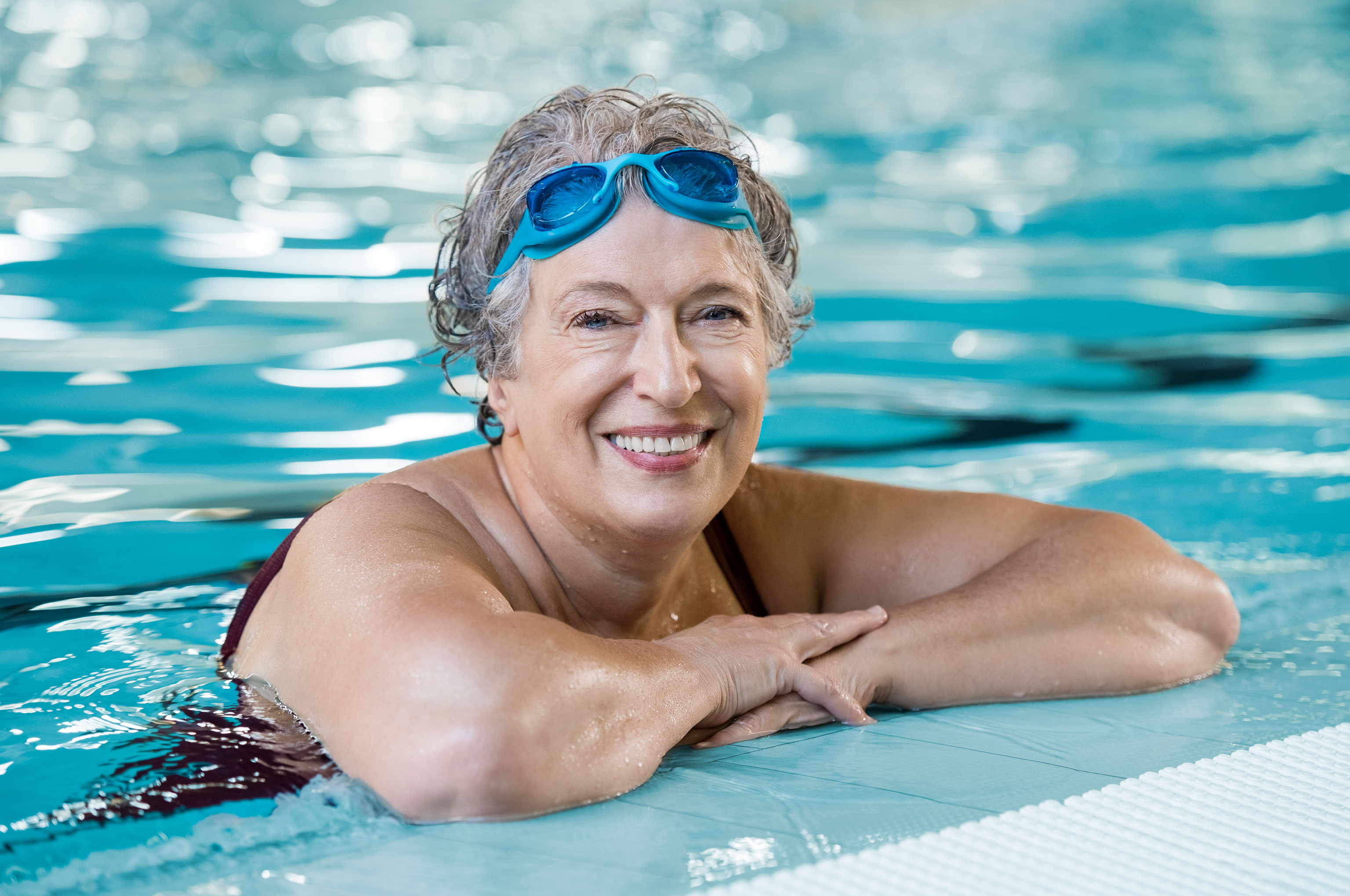 Fitness Active Senior Femme De Plus De 50 Ans En Bonnet De