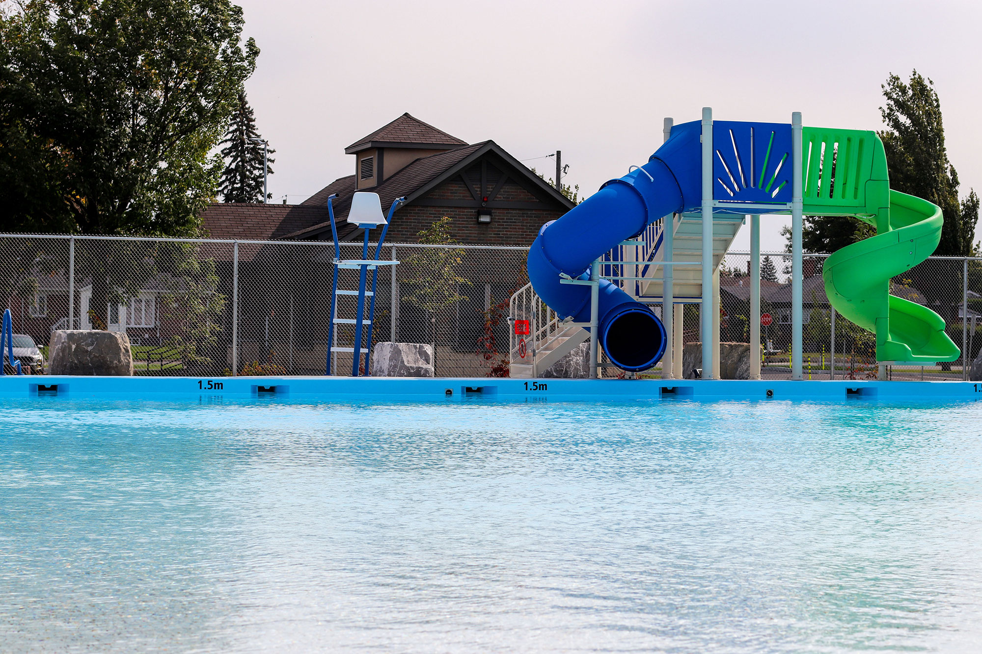 Bassin extérieur du centre aquatique Desjardins